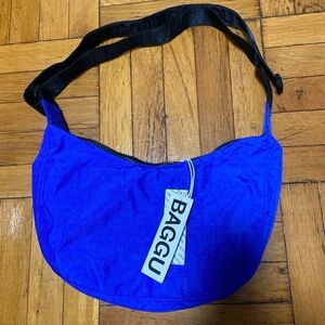 NWT BAGGU Medium Crescent Bag in Lapis